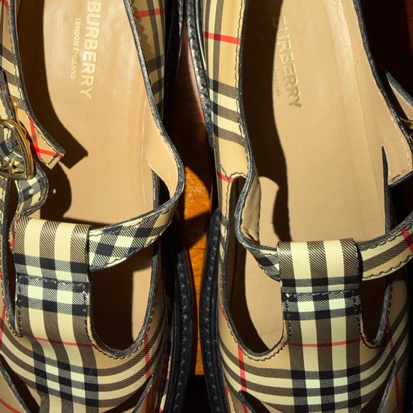 Burberry Women's Checkered Loafers - Black, Cream, and Red - Picture 1 of 7